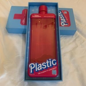 New Urban Sophistication
The Regina Water Bottle